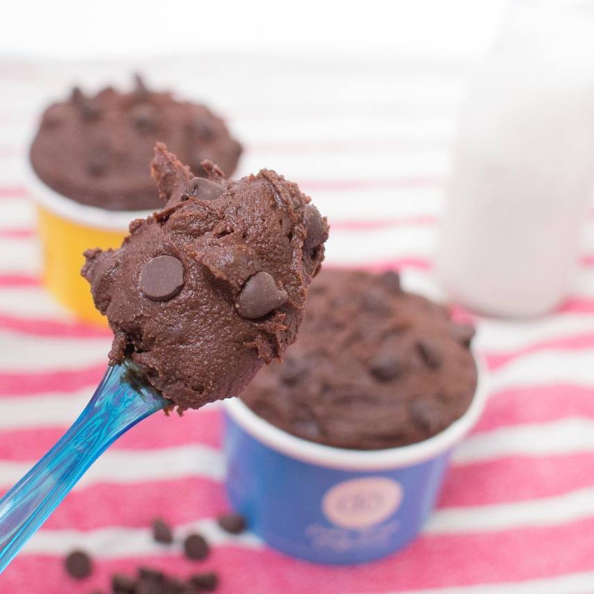 Esse é o refúgio daqueles que não resistem a uma colherada da massa crua de cookie antes de ligar o forno. Tem de confeitos coloridos, chocolate, baunilha, massa de brownie... Hum!