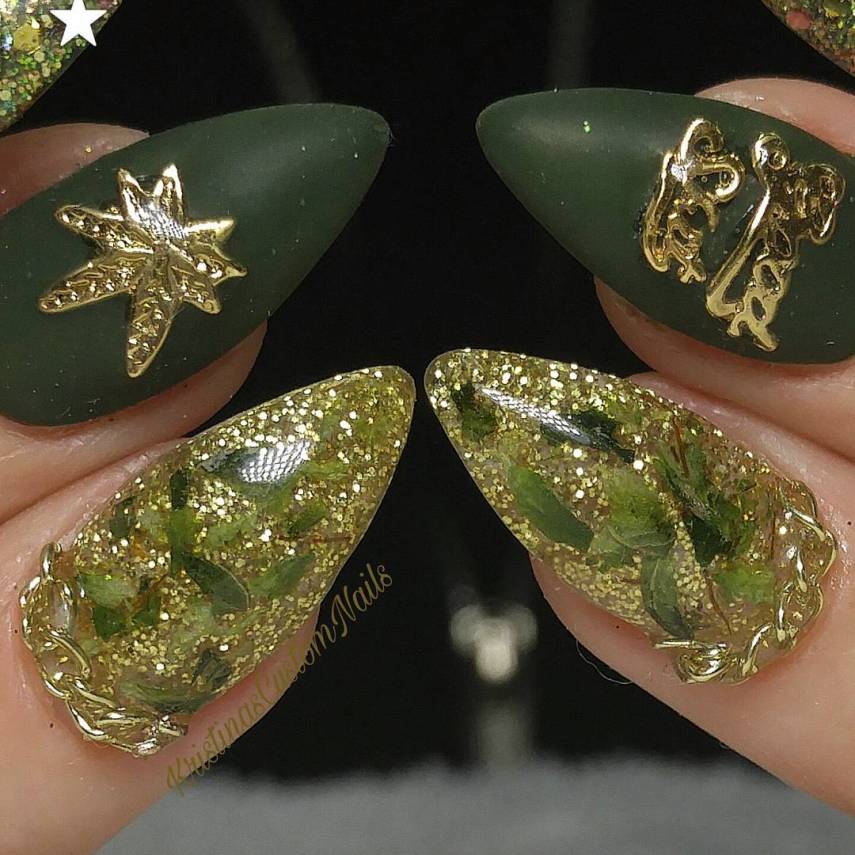 Essa promete ser a tendência mais chapada de nail art dos últimos tempos. Basta procurar #weednails no Instagram para ver o sucesso dessa vibe legalize!