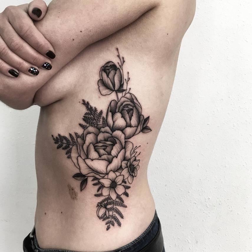 Vlada Shevchenko é a tatuadora responsável por estes desenhos delicados e precisos da galeria. Como não amar? Corre no Instagram dela para ver mais!