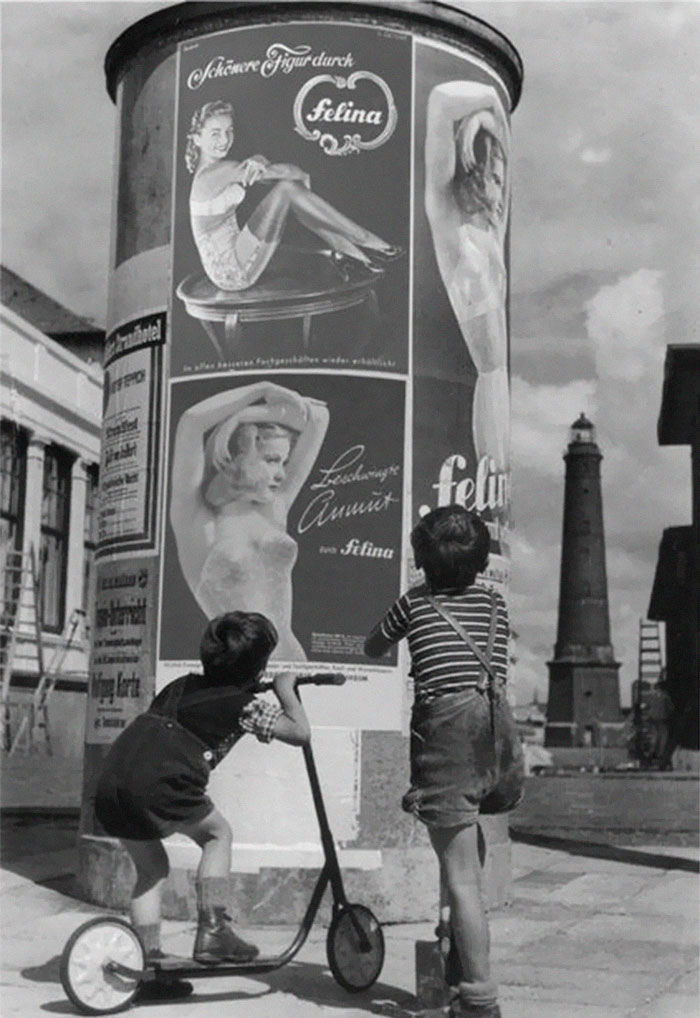 Olhando outdoors em Nova York, 1950