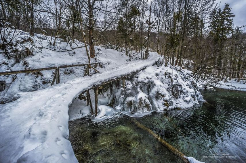 No inverno, nem mesmo as quedas d'água de Plitvice resistem às baixas temperaturas. Espetáculo da natureza!