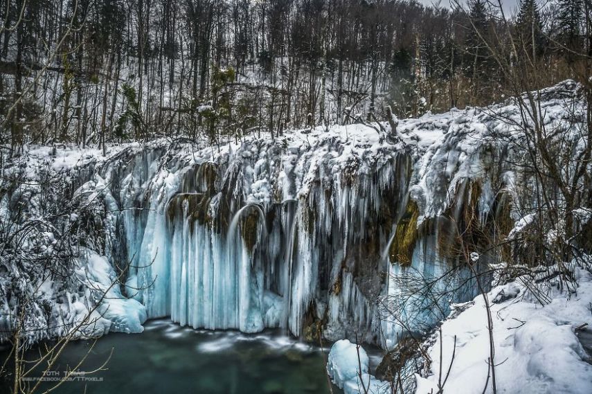 No inverno, nem mesmo as quedas d'água de Plitvice resistem às baixas temperaturas. Espetáculo da natureza!