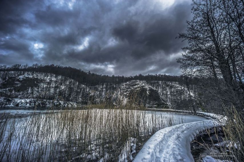 No inverno, nem mesmo as quedas d'água de Plitvice resistem às baixas temperaturas. Espetáculo da natureza!