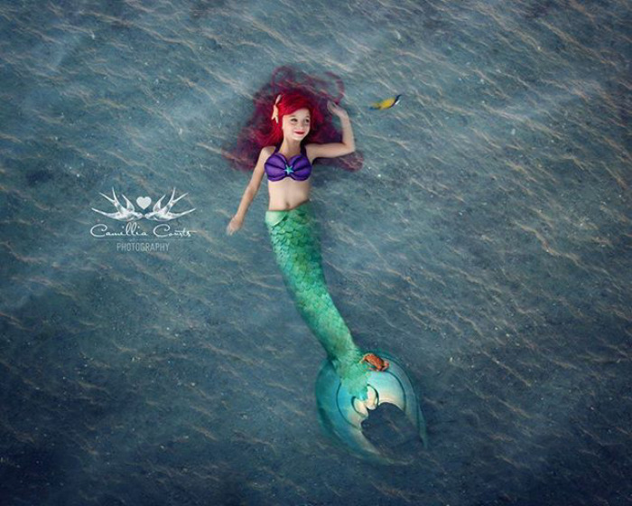 Layla tem sete anos e era conhecida por ser uma criança tímida. Porém, tudo mudou quando ela começou a fazer cosplay de alguns dos mais famosos filmes da Disney. Se vestir como esses personagens ajudou Layla a 