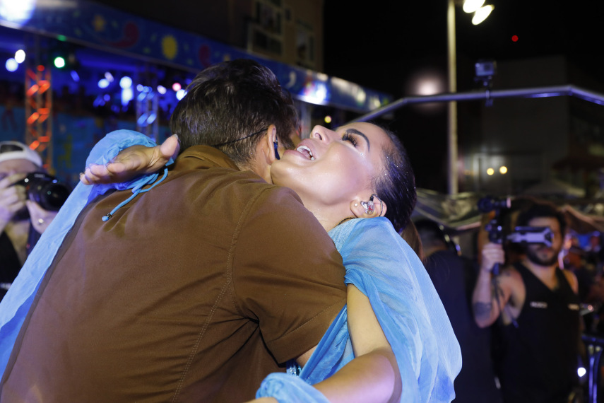 Anitta canta com banda Eva no Carnaval de Salvador