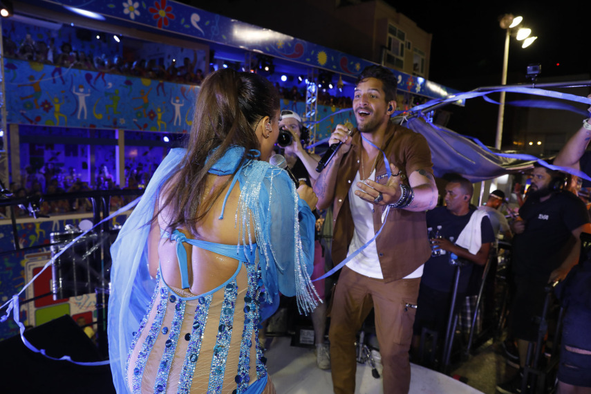 Anitta canta com banda Eva no Carnaval de Salvador