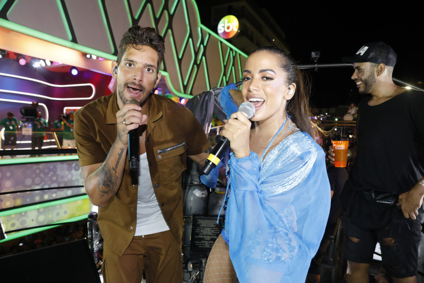 Anitta canta com banda Eva no Carnaval de Salvador