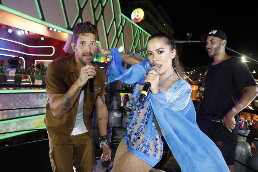Anitta canta com banda Eva no Carnaval de Salvador
