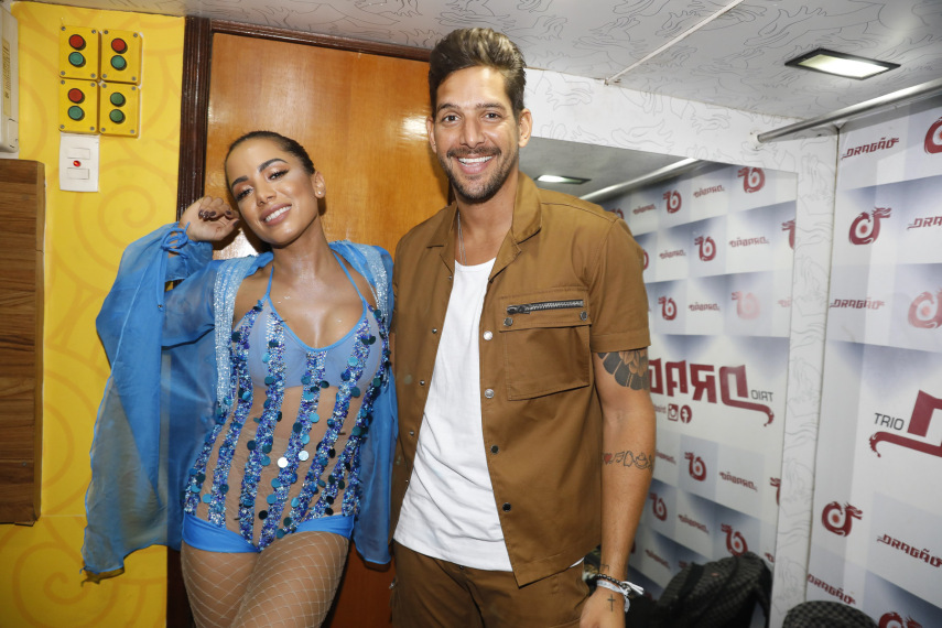 Anitta canta com banda Eva no Carnaval de Salvador