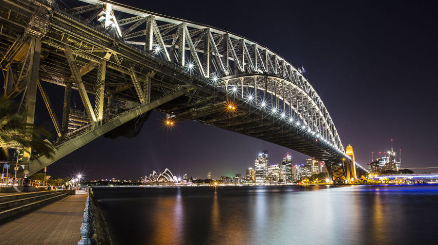 Tom Rex Jessett é um fotógrafo da Nova Zelândia que passou nove meses viajando pela Austrália e tirou fotos impressionantes