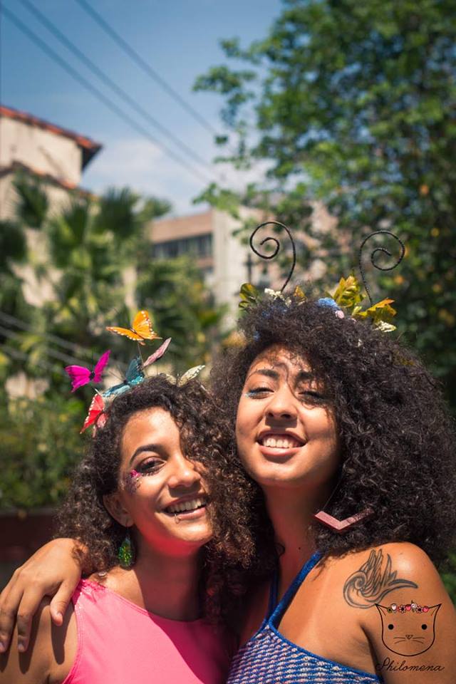 Tiaras de borboletas também pode ser uma ideia divertida. Essas são da Philomena