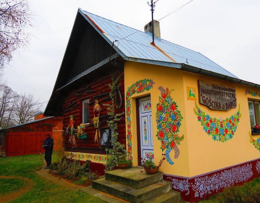 Em uma pequena vila polonesa chamada Zalipie, as casas são cheias de pinturas de flores