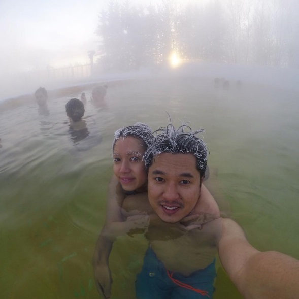 A Takhini Hot Pools, um local cheio de piscinas quentinhas, promove desde de 2011 um concurso de cabelos congelados em Whitehorse, no Canadá