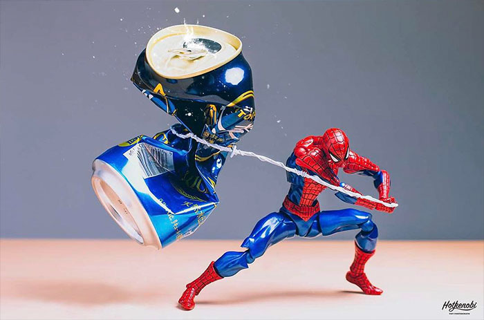 Artista japonês cria fotos impressionantes com bonecos de super-heróis 