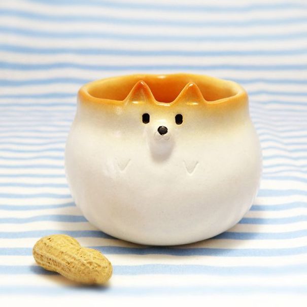 O Shiba Inu fica ainda mais irresistível como parte da decoração da casa. Vasos, pratos, bowls, xícaras e outras coisinhas lindas que fazem a gente abrir um sorrisão na hora!