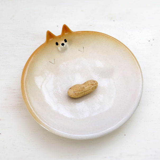 O Shiba Inu fica ainda mais irresistível como parte da decoração da casa. Vasos, pratos, bowls, xícaras e outras coisinhas lindas que fazem a gente abrir um sorrisão na hora!