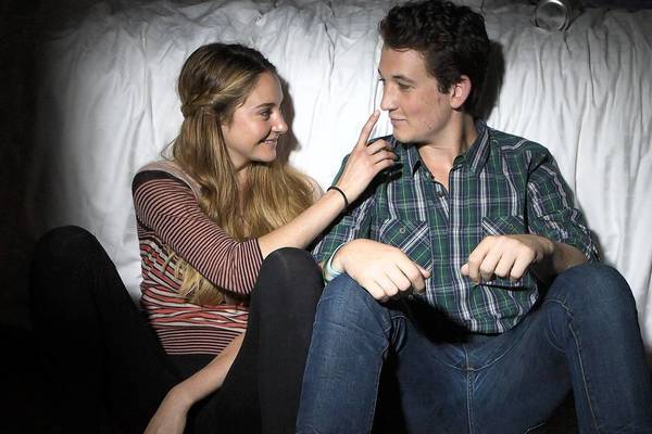 Shailene Woodley e Miles Teller formavam um casal no sucesso 'O Maravilhoso Agora'. Porém, Teller preferia não beijar a atriz porque ela costumava comper suplementos chineses para ficar com um gosto ruim na boca