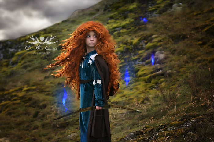 Layla tem sete anos e era conhecida por ser uma criança tímida. Porém, tudo mudou quando ela começou a fazer cosplay de alguns dos mais famosos filmes da Disney. Se vestir como esses personagens ajudou Layla a 