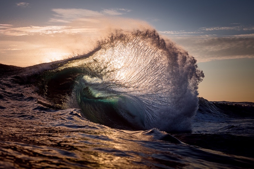 Warren Keelan é especialista em fotografar ondas 