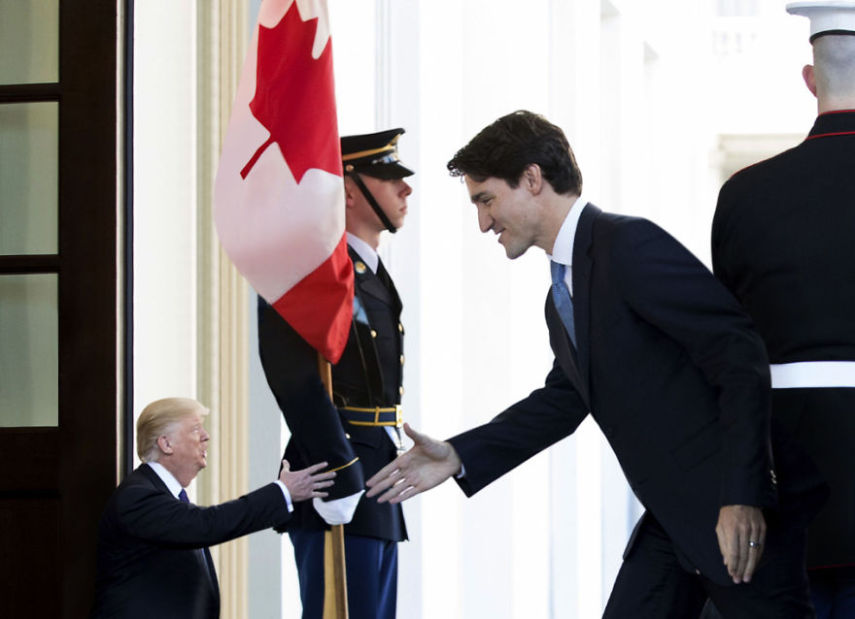 Montagens com miniaturas de Donald Trump viram febre