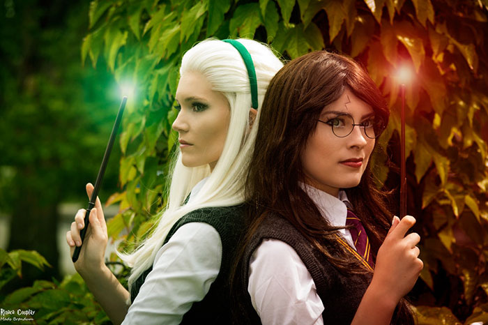 Carina e Soerine são dinamarquesas, cosplayers e apaixonadas. Se liga no casamento e nas fantasias mais legais que elas já fizeram!