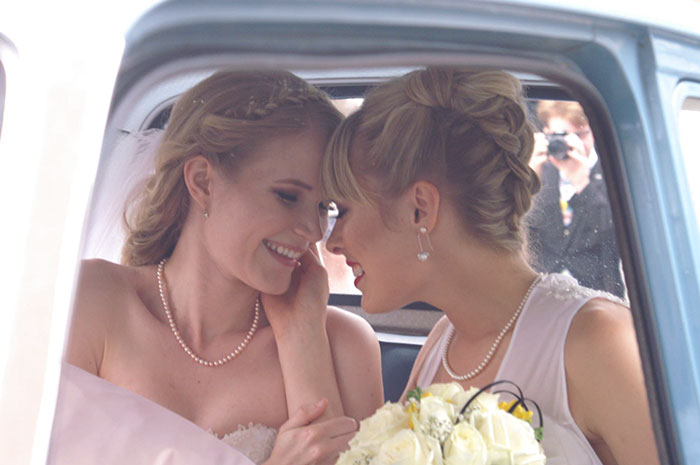 Carina e Soerine são dinamarquesas, cosplayers e apaixonadas. Se liga no casamento e nas fantasias mais legais que elas já fizeram!