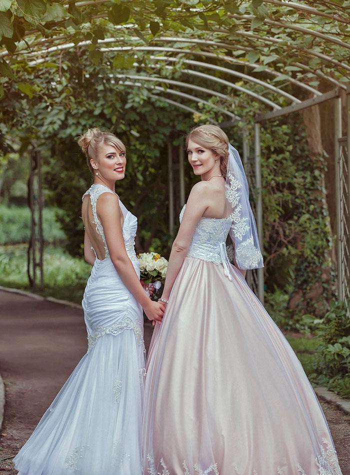 Carina e Soerine são dinamarquesas, cosplayers e apaixonadas. Se liga no casamento e nas fantasias mais legais que elas já fizeram!