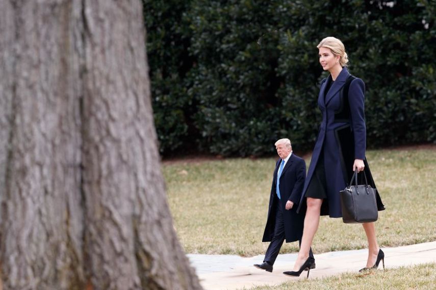 Montagens com miniaturas de Donald Trump viram febre
