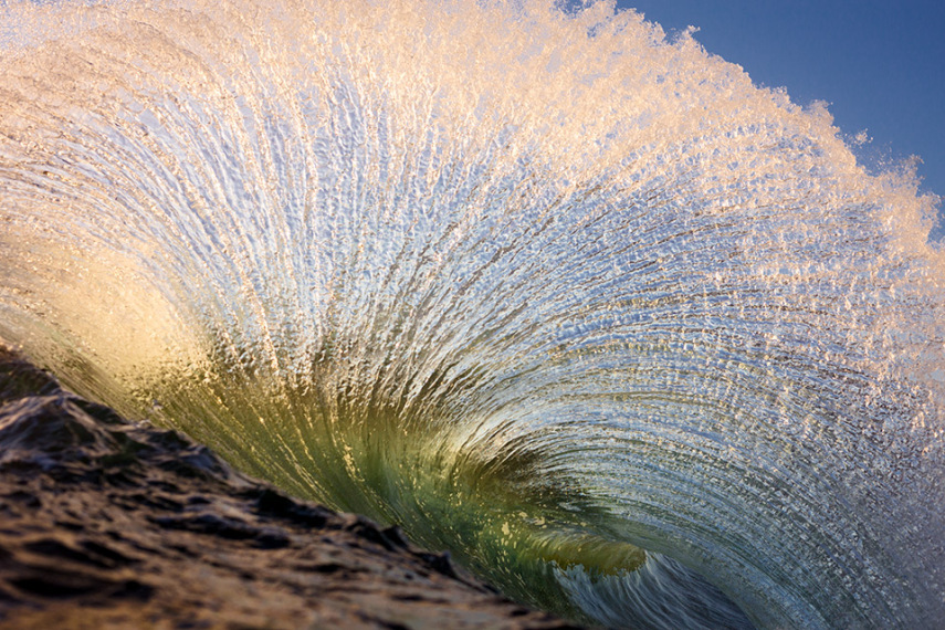 Warren Keelan é especialista em fotografar ondas 