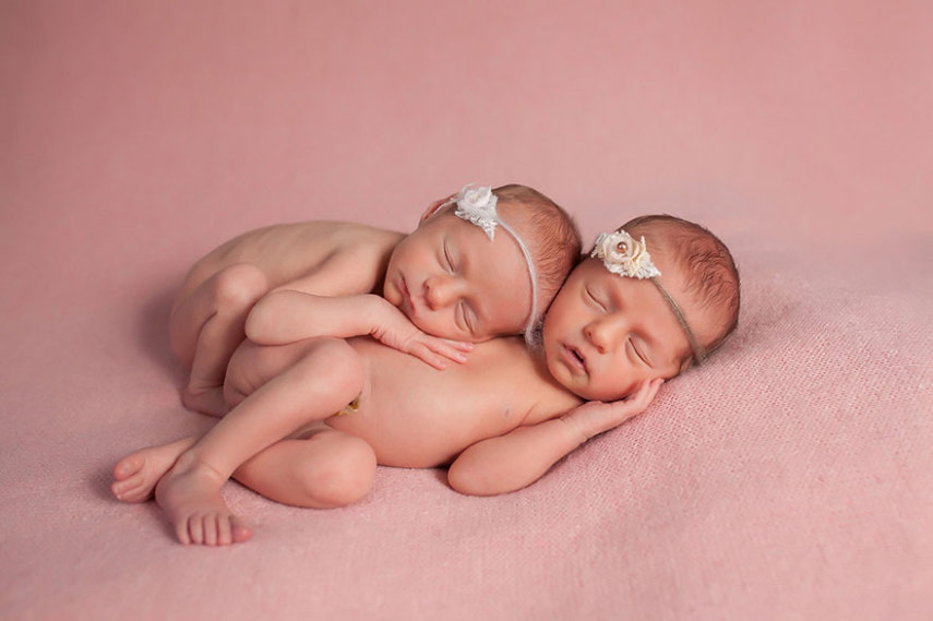 Com dois pares de filhos gêmeos, casal de mulheres mostra novo conceito de família