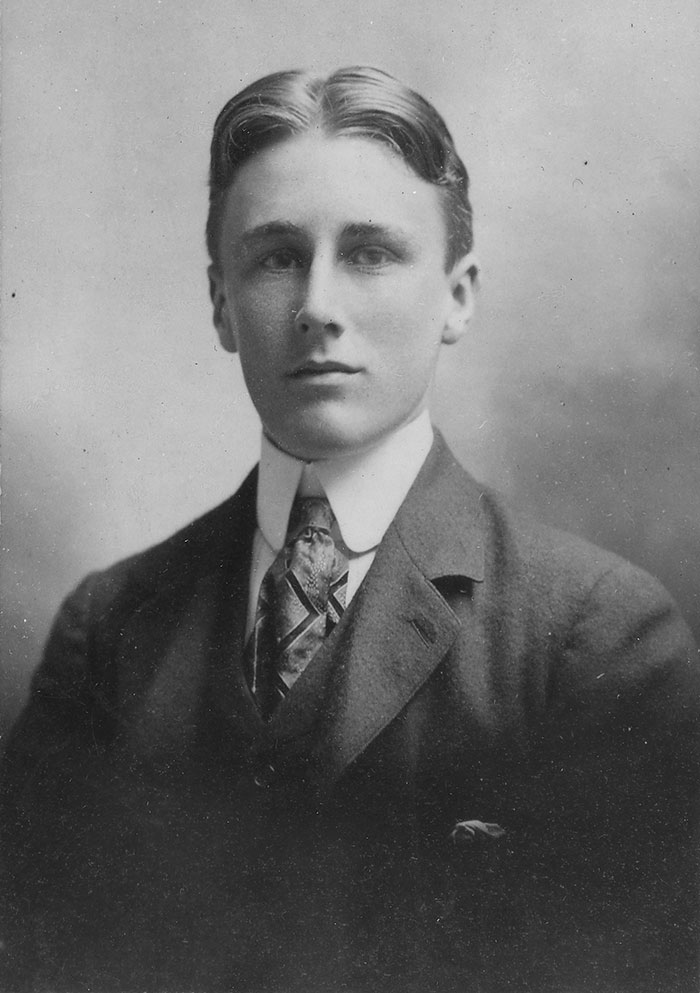 O 32º Presidente dos Estados Unidos aos 20 anos. Ele governou de  1933 até sua morte, em 1945, aos 63 anos