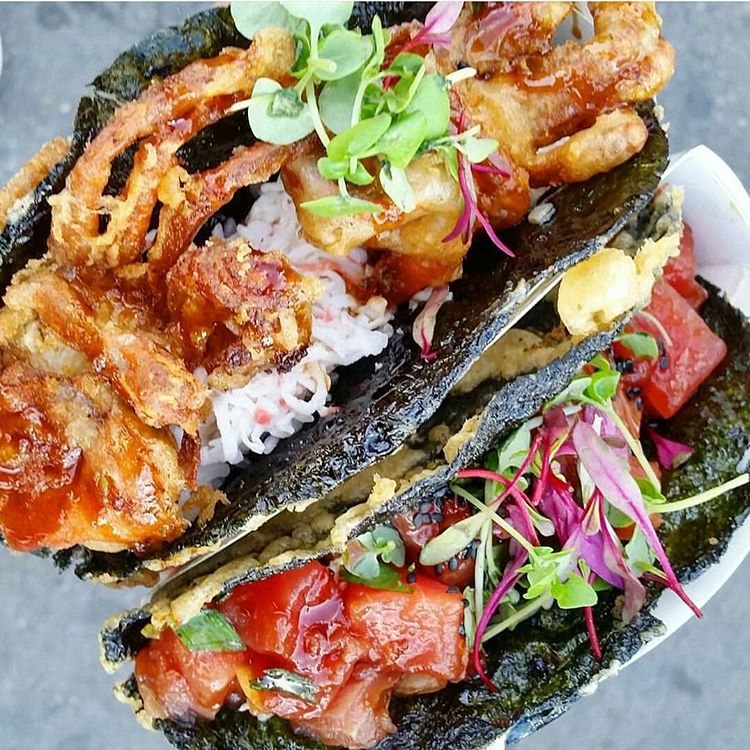A Norigami combina alga, tempura, salmão, temperos e molhos mexicanos em uma única iguaria