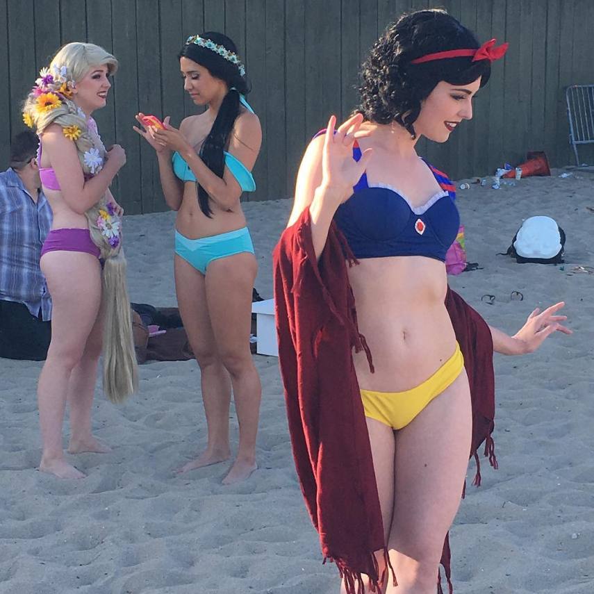 Ariel, Aurora, Bela, Pocahontas, Jasmine e Branca de Neve são algumas das princesas que inspiraram a coleção da Enchanted Bikinis