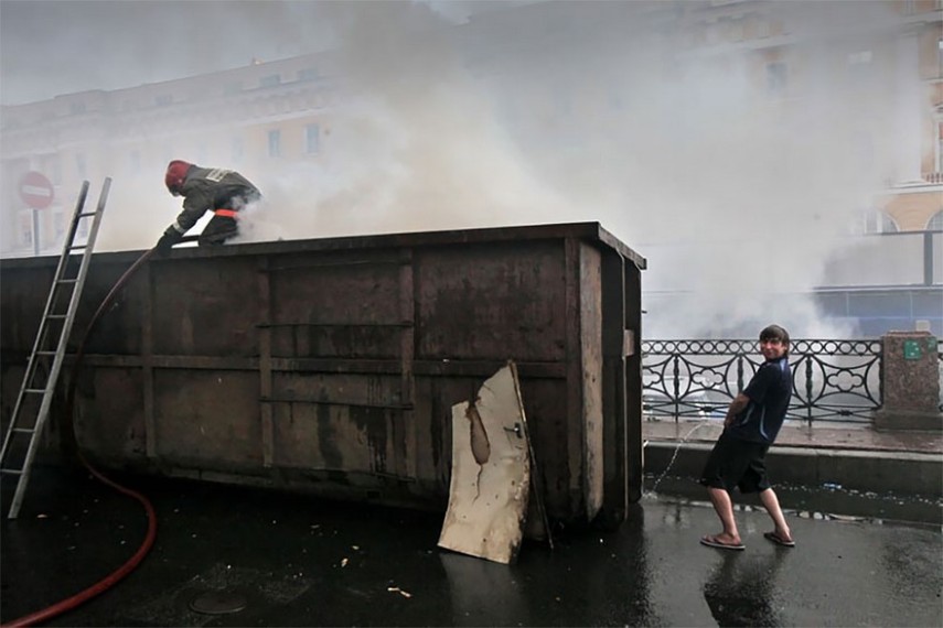 O fotógrafo Alexander Petrosyan passou alguns anos descobrindo e documentando as variadas camadas de São Petersburgo, na Rússia