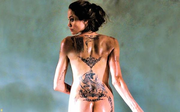 Uma das cenas mais famosas de 'O Procurado' mostra Angelina Jolie de costas, nua. Nessa cena, ela foi substituída por uma dublê de corpo 