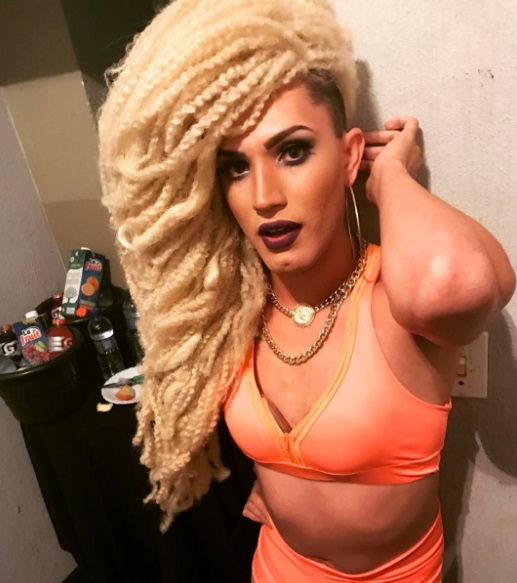 Bruno Nascimento criou a drag queen Aretuza Lovi, que é cantora. Siga @aretuzalovi no Instagram