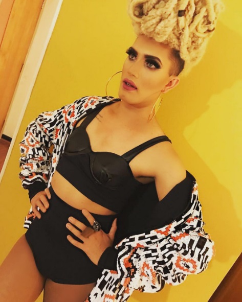 Bruno Nascimento criou a drag queen Aretuza Lovi, que é cantora. Siga @aretuzalovi no Instagram