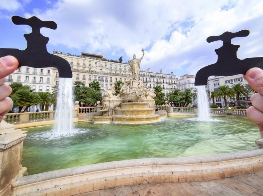Rich McCor é um artista inglês que gosta de transformar grandes edifícios e monumentos de diversos países em coisas um pouco diferentes
