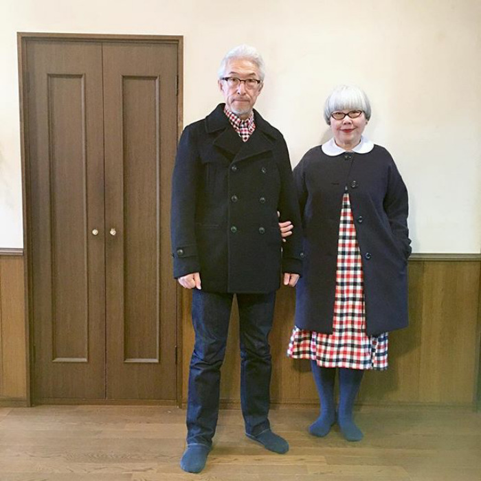 Juntos há 37 anos, os japoneses Bon e Pon provam que o amor pode se reinventar de muitas maneiras - a começar pelo guarda-roupa