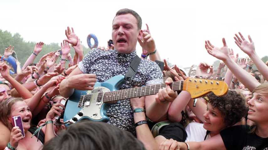 O guitarrista foi preso por conta de uma briga com Juliette Lewis antes da fama de ambos