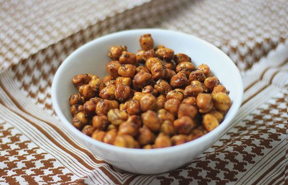 O grão de bico é versátil, rico em proteínas e em fibras. O melhor é que ele ainda conta com poucas calorias