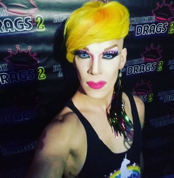 A drag Ikaro Kadoshi é completamente original e seus traços se perdem na androginia. Para seguir no Instagram, @ikarokadoshi