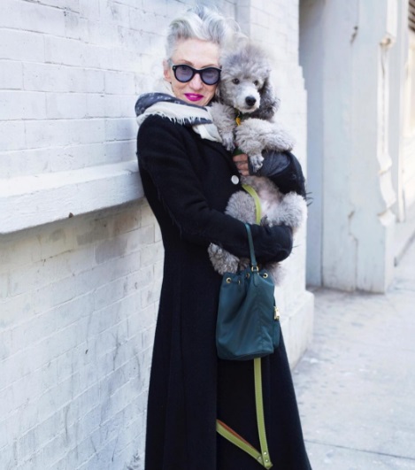 Aos 63 anos de idade, Linda Rodin encanta na internet. Siga @lindaandwinks