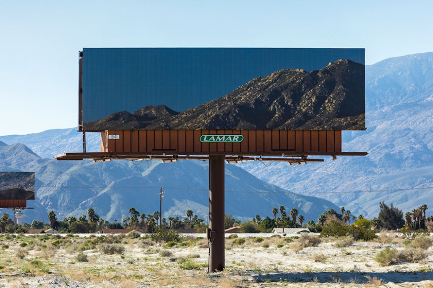 A artista Jennifer Bolande tem o projeto ambicioso de substituir os outdoors da área do Coachella Valley, nos Estados Unidos, com fotos das paisagens que eles estão bloqueando