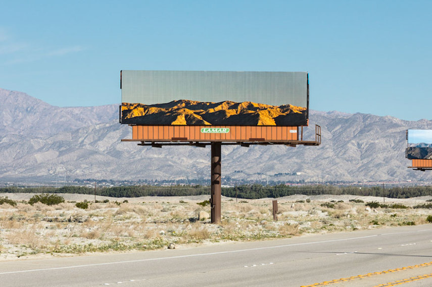 A artista Jennifer Bolande tem o projeto ambicioso de substituir os outdoors da área do Coachella Valley, nos Estados Unidos, com fotos das paisagens que eles estão bloqueando