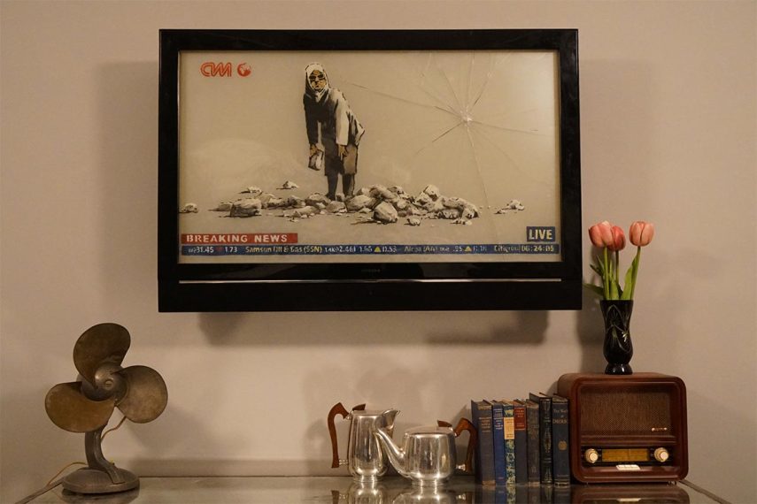 A abertura de um hotel repleto de obras do artista Banksy  que fica Belém, tem causado reações controversas e ainda recebeu  a alcunha de ter a 