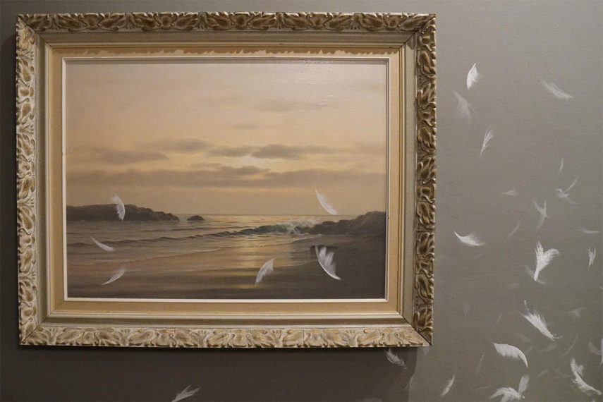 A abertura de um hotel repleto de obras do artista Banksy  que fica Belém, tem causado reações controversas e ainda recebeu  a alcunha de ter a 