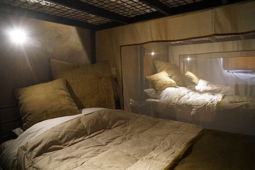 A abertura de um hotel repleto de obras do artista Banksy  que fica Belém, tem causado reações controversas e ainda recebeu  a alcunha de ter a 