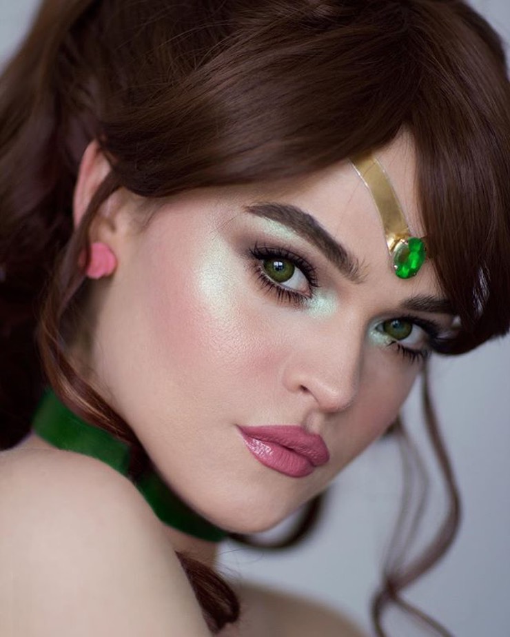 A absolutamente talentosa MUA Regina, conhecida como @picturresque no Instagram, transformou-se em cada um das personagens de Sailor Moon