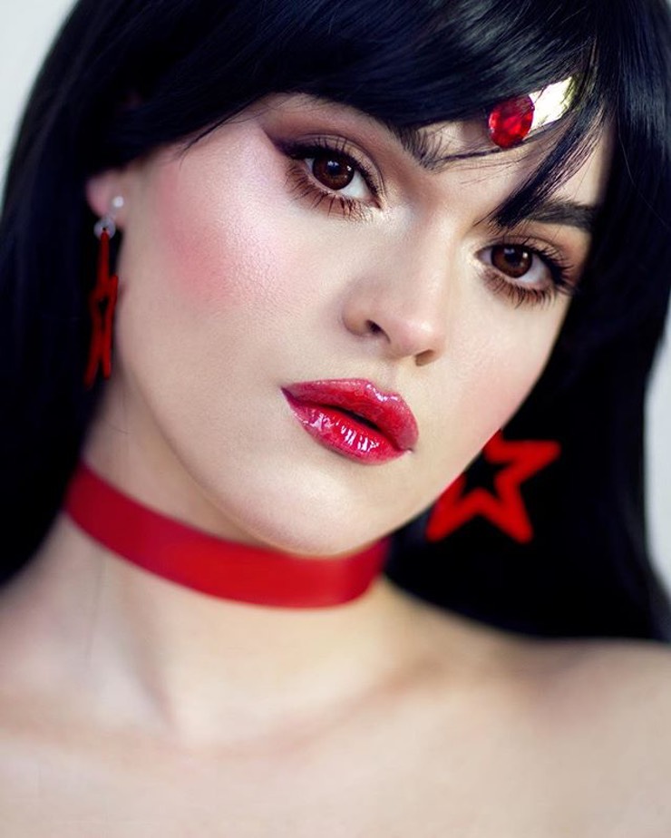 A absolutamente talentosa MUA Regina, conhecida como @picturresque no Instagram, transformou-se em cada um das personagens de Sailor Moon